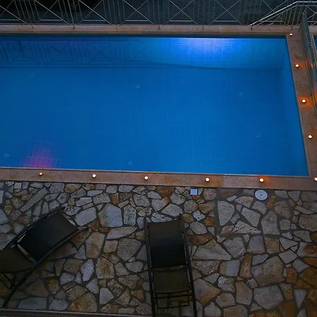 فيلة View 2 Áyios Nikítas