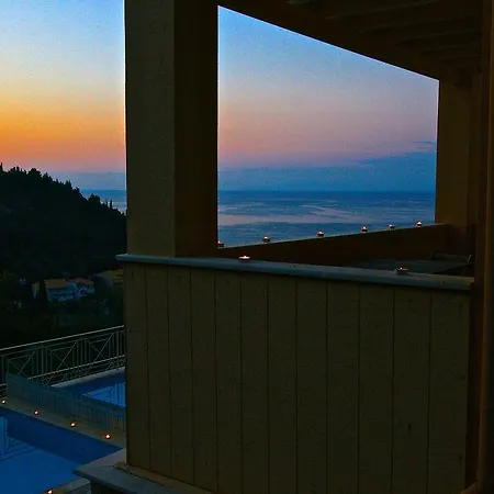 View 2 Áyios Nikítas