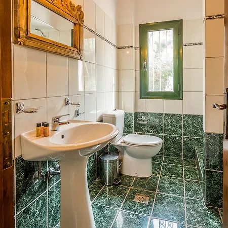 View 2 فيلة Áyios Nikítas