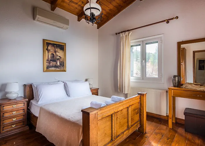 View 2 * Áyios Nikítas