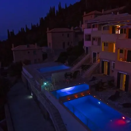 View 2 Áyios Nikítas